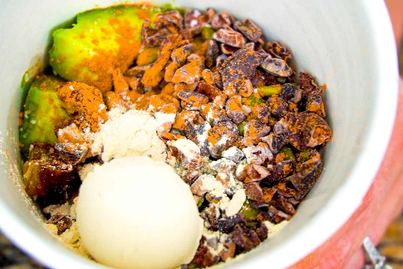 https://urbancowgirllife.com/wp-content/uploads/2020/04/DIY-Daily-Harvest-Avocado-Cacao-Smoothie.jpg