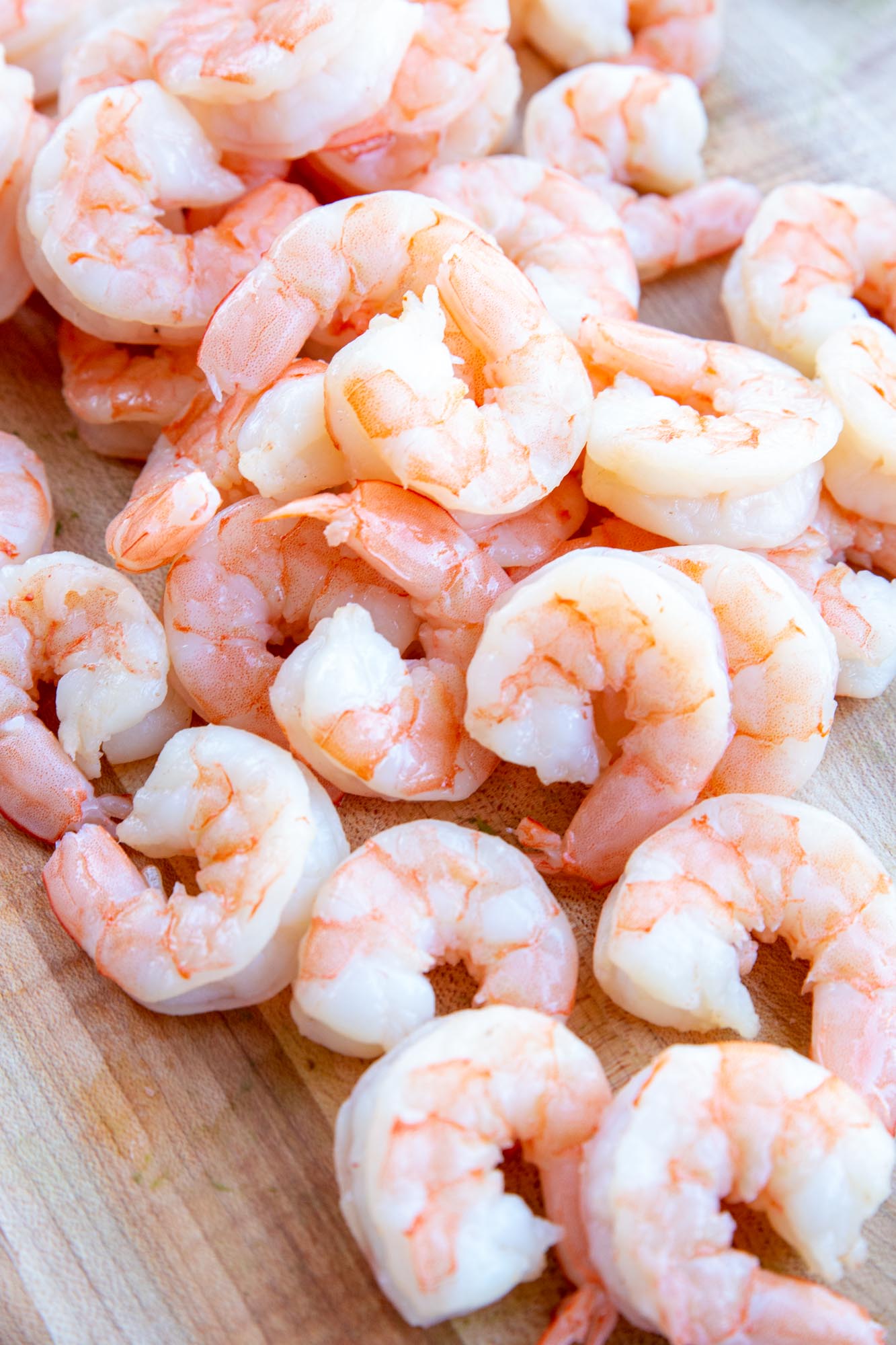 peeled and deveined poached shrimp ready for eating