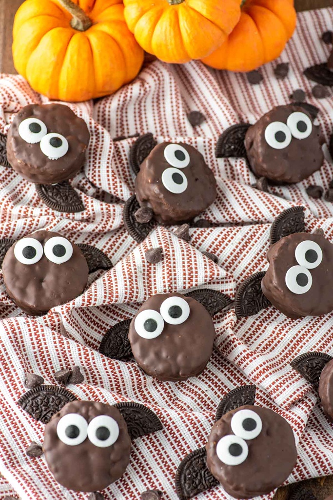 bat cookies with big candy eyes